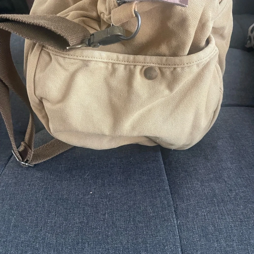 Canvas utility duffle travel bag .